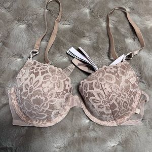 Brand New Victoria secret padded pushup bra. Size 32B. Cute lace details